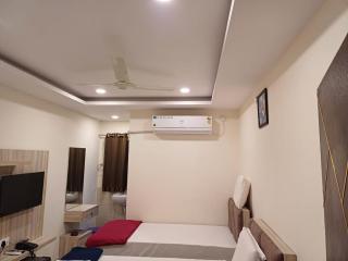 Sahasra Sree Suites Inn - Hyderabad - 4