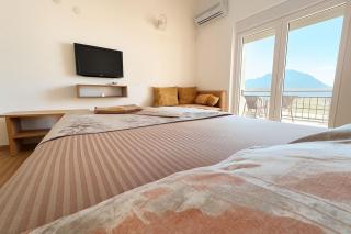 Apartment Sea & Mountain - 9