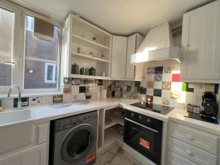 Luxury 2-Bed Duplex - London - 5