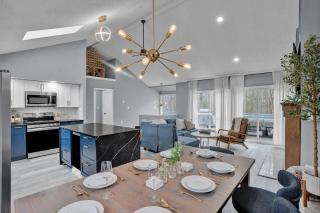 Pocono Blue with Paddleboards, Spa, Indoor Jacuzzi, GameRoom, Lake, EV - Gouldsboro - 0