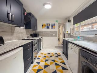 Bakewell House Comfy 3BR House in Stoke on Trent, BOOK NOW! - Stoke on Trent - 3