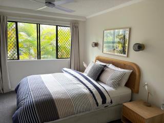 Nautical Stylish Ground Level 1 Bedroom Unit - Noosaville - 9