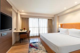 Clarks Inn Suites Hyderabad Airport - Haiderabad - 7