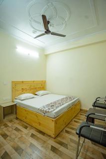 Riddhi Homestays - - 2