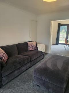 Spacious 4-Bed Home in Beautiful Weymouth - Broadwey - 9