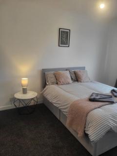 Spacious 4-Bed Home in Beautiful Weymouth - Broadwey - 6