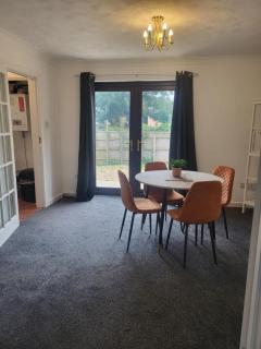 Spacious 4-Bed Home in Beautiful Weymouth - Broadwey - 4