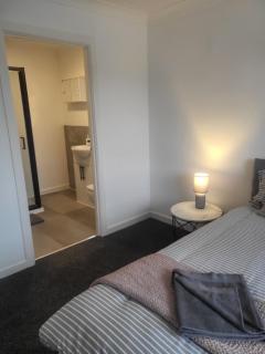 Spacious 4-Bed Home in Beautiful Weymouth - Broadwey - 3