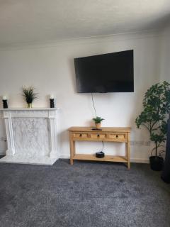Spacious 4-Bed Home in Beautiful Weymouth - Broadwey - 1