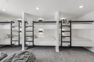 Brand New Desert Cliff - Sleeps 20 Guests - Hurricane - 4