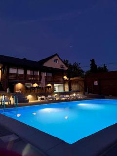 Natura Lux Holiday House with Pool and Jacuzzi - Veliko Trojstvo - 0
