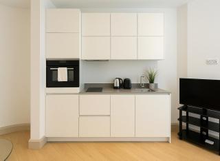 Bright Studio Flat - Walk to River Thames & Kingston Town - Surbiton - 8