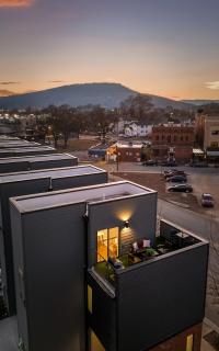Golden Hour - A Southside Home - 9