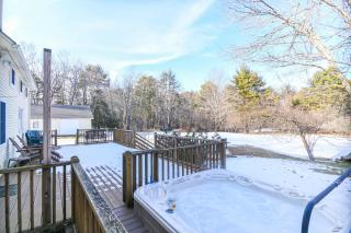 4 BDR with Private Hot tub Backyard and Deck - Wells - 9