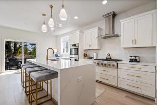 Large Family Retreat Near Beach Private Decks - Wells - 2