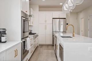 Large Family Retreat Near Beach Private Decks - Wells - 1