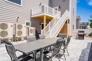 Oceanfront Home Beach Access Deck & Ping Pong - Old Orchard Beach - 6