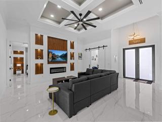 Brand-New - Contemporary Gem-Pool Game Room BBQ - 6