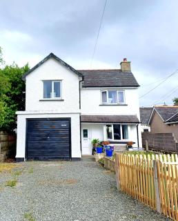Llys Ifor holiday home - Llanfairpwllgwyngyll - 0
