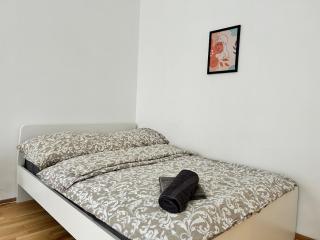 Sunny & Calm Long-Term Apartment with Free Parking - Vienne - 9