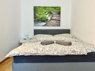 Sunny & Calm Long-Term Apartment with Free Parking - Vienne - 6