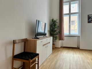 Sunny & Calm Long-Term Apartment with Free Parking - Vienne - 5
