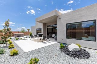 Sunshine Retreat at Paseos - Washington - 6