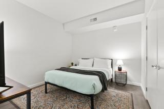 Spacious and Bright West Hollywood Pool & Gym - Los Angeles - 7