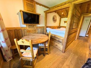 Studio Style Chalet pour 3 Pers, Balcon, Pied des Pistes, Réberty 2000 - FR-1-452-85 - 1