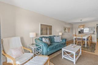 208 - Poolside 2 BR Great Ocean View - 8