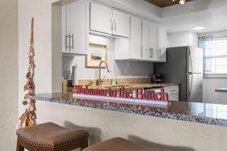 208 - Poolside 2 BR Great Ocean View - New Smyrna Beach - 1