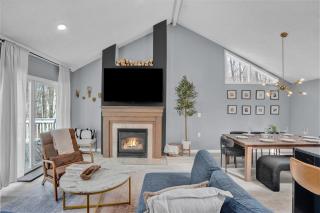 Pocono Blue with Paddleboards, Spa, Indoor Jacuzzi, GameRoom, Lake, EV - Gouldsboro - 5