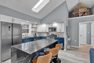 Pocono Blue with Paddleboards, Spa, Indoor Jacuzzi, GameRoom, Lake, EV - Gouldsboro - 1