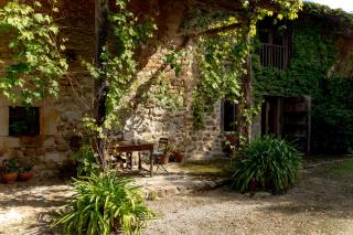 Gatehouse of the Palacio de Hualle near Comillas - 9