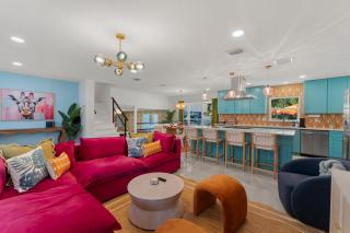 NEW-Heated Pool-Pickleball-Hot Tub-Movie Theater-Game Room-Playset-Basketball-10 Beds - Tampa - 1
