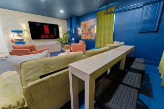 NEW-Heated Pool-Pickleball-Hot Tub-Movie Theater-Game Room-Playset-Basketball-10 Beds - Tampa - 6