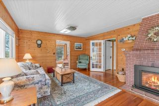 Lookout Point - 3 BDR Home Steps from Beach - Falmouth - 2