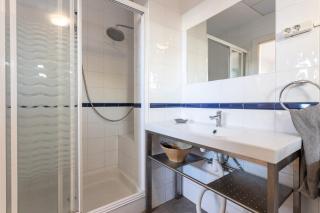 Apartamento en primera línea de playa con piscina - 2