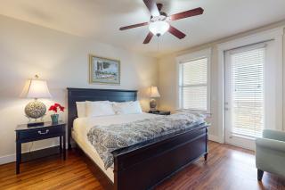 Suits Us - Galveston - 7