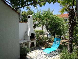 Charming Apartment Lavanda with Terrace & Grill in Punat - Punat - 0