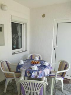 Charming Apartment Lavanda with Terrace & Grill in Punat - Punat - 2