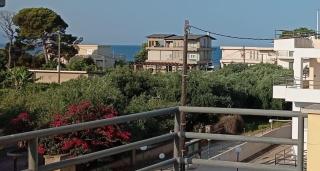 Leonidas Apartments - 1
