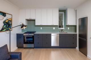 Secret Hideaway - New Custom Built Home - Seattle - 7