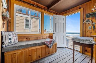 Beachfront Pet Friendly Sleeps 15 and BBQ - York - 4