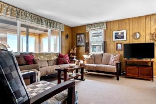 Beachfront Pet Friendly Sleeps 15 and BBQ - York - 1