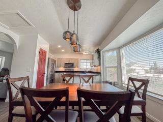 Newly Renovated 5 BR 3 Bth in SLC - Salt Lake City - 6