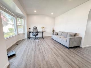 Newly Renovated 5 BR 3 Bth in SLC - Salt Lake City - 3