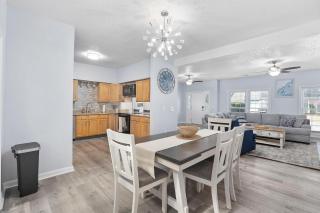 Spacious Beach Home, Walk to Shore Drive! - Myrtle Beach - 8