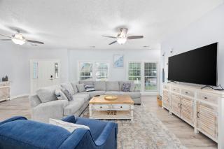 Spacious Beach Home, Walk to Shore Drive! - Myrtle Beach - 1