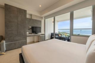 CB615 | Elegancia y confort frente al mar - 1